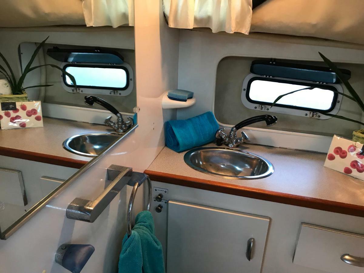 מלון סנט אדריה דה בסוס Yacht Experience Barcelona מראה חיצוני תמונה